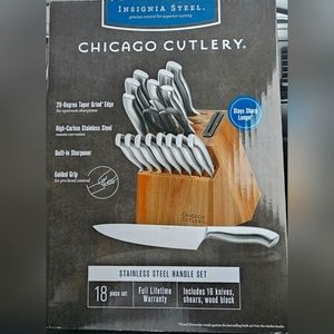 Chicago Cutlery Insignia Guided Grip 18-Piece knife set with block
